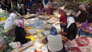 Yörük köyünde imece usulü yöresel yemeklerle gastronomi şenliği