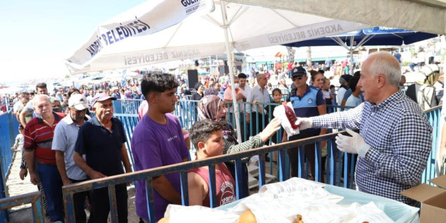 Karaduvar Balık Festivali’nde 10 ton balık dağıtıldı