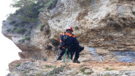 Uçurumdaki keçi kurtarıldı