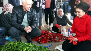 Başkan Gültak’tan kadınlara jest