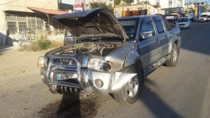 Otomobil kamyonetle çarpıştı: 6 yaralı