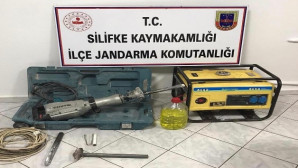 Kaçak kazı yapan 4 kişi suçüstü yakalandı