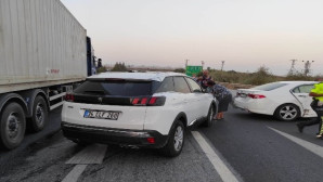 Tarsus’ta zincirleme trafik kazası: 5 yaralı