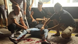 Erdemli’de soymak istedikleri kuyumcuyu ayaklarından vurdular