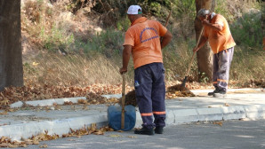 Toroslar’da ‘şok temizlik’ ekibi sokakları temizliyor