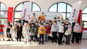 Atatürk’ü Anma Satranç Turnuvasında ödüller sahiplerini buldu