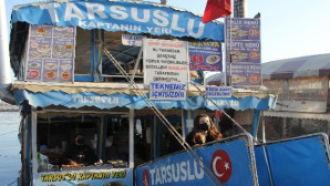 Bu teknede balık ekmek şehit çocuklarına bedava