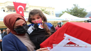 Gara şehidi polis memuru Mersin’de son yolculuğuna uğurlandı