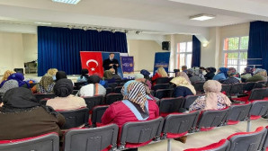 Akdeniz Belediyesinde kadınlara yönelik eğitim seminerleri sürüyor