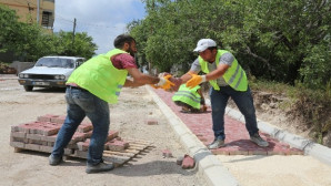 Toroslar’da asfalt ve kaldırım çalışmaları devam ediyor