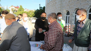 Başkan Yılmaz, vatandaşlarla gönül selamıyla bayramlaştı