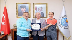 TÜFAD’dan Başkan Gültak’a plaket