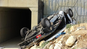 Pikap köprüden uçtu: 2 ölü, 1 yaralı