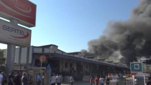 Bin 200 kişinin çalıştığı çivi fabrikasında büyük yangın