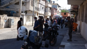 Mersin’de komşular arasında silahlı ve bıçaklı kavga: 3 yaralı