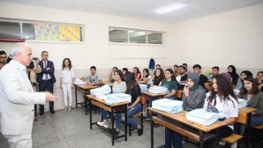 Akdeniz Belediyesinden öğrencilere rehberlik desteği