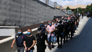 Mersin’deki FETÖ operasyonunda 2 asker tutuklandı