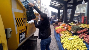 Akdeniz’de günde 400 ton çöp toplanıyor