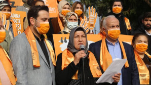 AK Parti İl Kadın Kolları üyeleri, kadına yönelik şiddete dikkat çekti