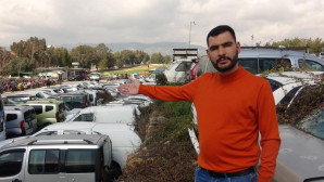 Milyonluk araçlar çürüyor