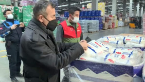 Raflarda olmayan toz şekerler depolarda çıktı!