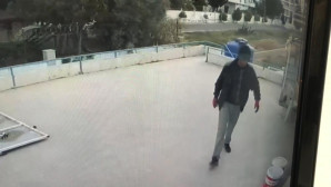 Kendi yeriymiş gibi girdi, çalıp gitti