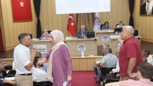 HDP’liler İstiklal Marşı ve Öcalan propagandası yaptı, CHP’liler sessiz kaldı