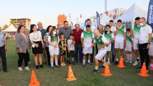 Toroslar’da yaz spor kursları 21 branşta devam ediyor