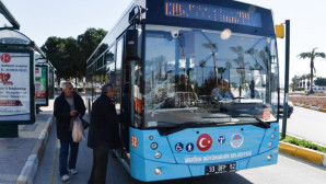 Tarsuslu köylülerden Seçer’e otobüs tepkisi