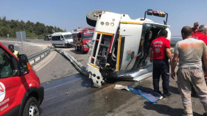Devrilen su tankerinin sürücüsü hayatını kaybetti