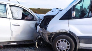Cezaevi aracı kaza yaptı, 11 kişi yaralandı