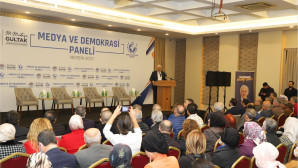 AKDENİZ’DE MEDYA VE DEMOKRASİ PANELİ