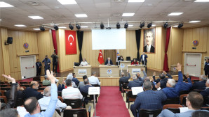 MUHALEFETİN ENGELİNE RAĞMEN BORÇLANMA YETKİSİ AKDENİZ BELEDİYE MECLİSİ’NDE KABUL EDİLDİ