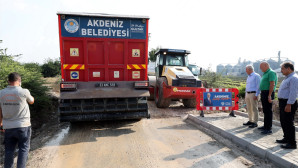 BAŞKAN GÜLTAK, KARACAİLYAS SOĞUK ASFALT SERİM ÇALIŞMALARINI YERİNDE İNCELEDİ