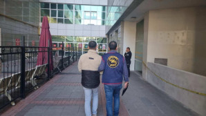 Aranan 2 şahıs yakalandı