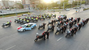 Mersin polisinden anlamlı 19 Mayıs kutlaması