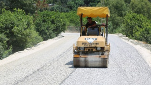 Erdemli’de asfalt çalışmaları devam ediyor