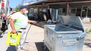 Toroslar’da çöp konteynerleri dezenfekte ediliyor