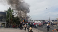 Tır ile kamyonlar kazaya karıştı, çıkan yangında can pazarı yaşandı