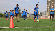 Akdeniz Belediyesi Yaz Futbol Okuluna yoğun ilgi