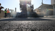 Akdeniz’de sıcak asfalt serimi başladı